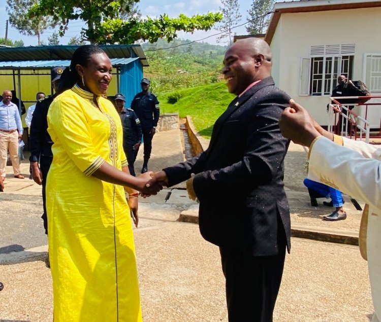 Amajyepfo:Abayobozi b’intara ebyiri z’u Burundi bagiriye uruzinduko mu Rwanda [Amafoto]