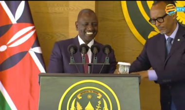 Ifoto y'umunsi: Perezida Kagame yatanze urugero rwo kwakira abashyitsi neza