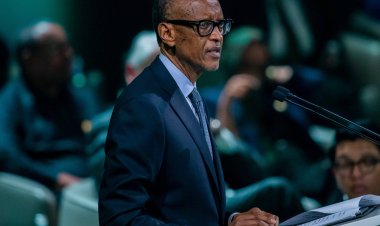 Ku barokotse bari muri twe tubabereyemo umwenda-Perezida Kagame