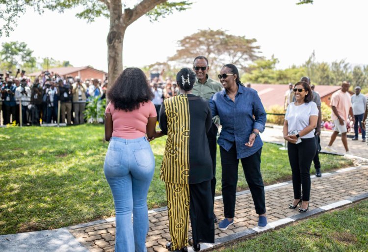 Perezida Kagame na Madamu we batoreye i Kagugu mu Mujyi wa Kigali   