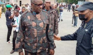 Brig Gen Gakwerere wa FDLR yashyikirijwe u Rwanda yambaye impuzankano y'ingabo za RDC