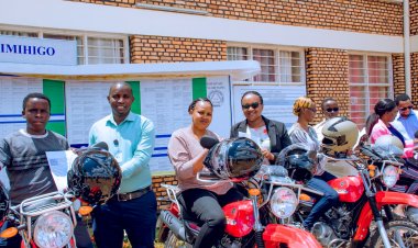 Ngoma:Ibigo nderabuzima birindwi byakirijwe moto zifite agaciro ka miliyoni zisaga 38Frw[AMAFOTO]