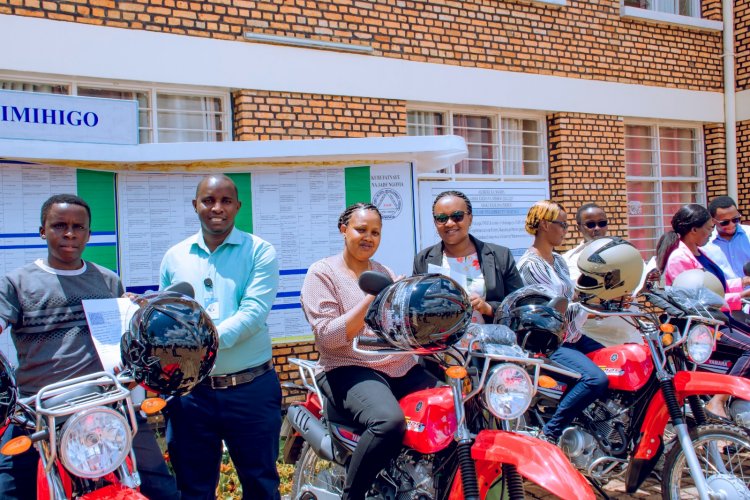 Ngoma:Ibigo nderabuzima birindwi byakirijwe moto zifite agaciro ka miliyoni zisaga 38Frw[AMAFOTO]