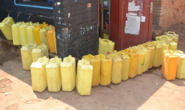 Rwamagana:Abatuye Muyumbu bamara ibyumweru bitatu nta mazi bafite