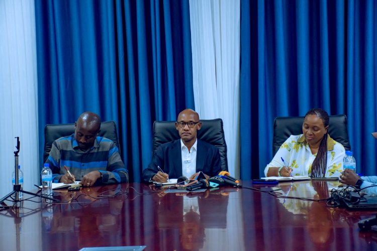 Hari amategeko y’igihugu adusaba gukorana n’itangazamakuru-Meya Gasana Stephen