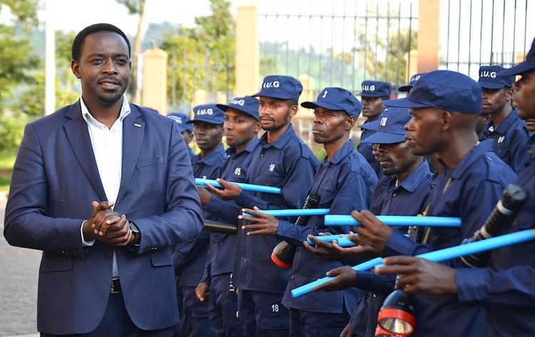 Umutekano ntusigasirwa n’imbunda gusa,uhubwo usigasirwa n'ikizere n'imikoranire myiza -Meya Nzabonimpa