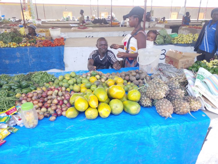 Nyagatare:Barishimira isoko bubakiwe nyuma y’uko banyagirwaga n'ibicuruzwa byabo bikangirika