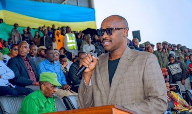 Bahisemo gushyira inyungu z'igihugu n'iz'abandi imbere kurusha izabo bwite-Guverineri Rubingisa ku Ntwari z'igihugu